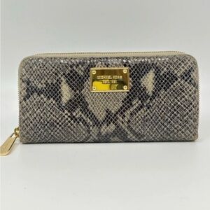 👜Michael Kors snakeskin zip around FULL size wallet.